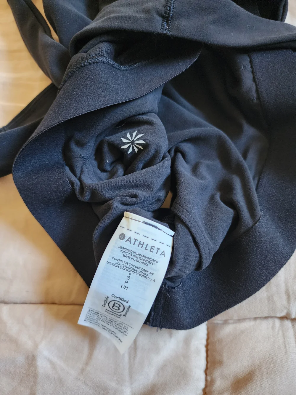 Athleta Conscious Cut Out Crop Top Sports Bra Black Size Small A-C Powervita